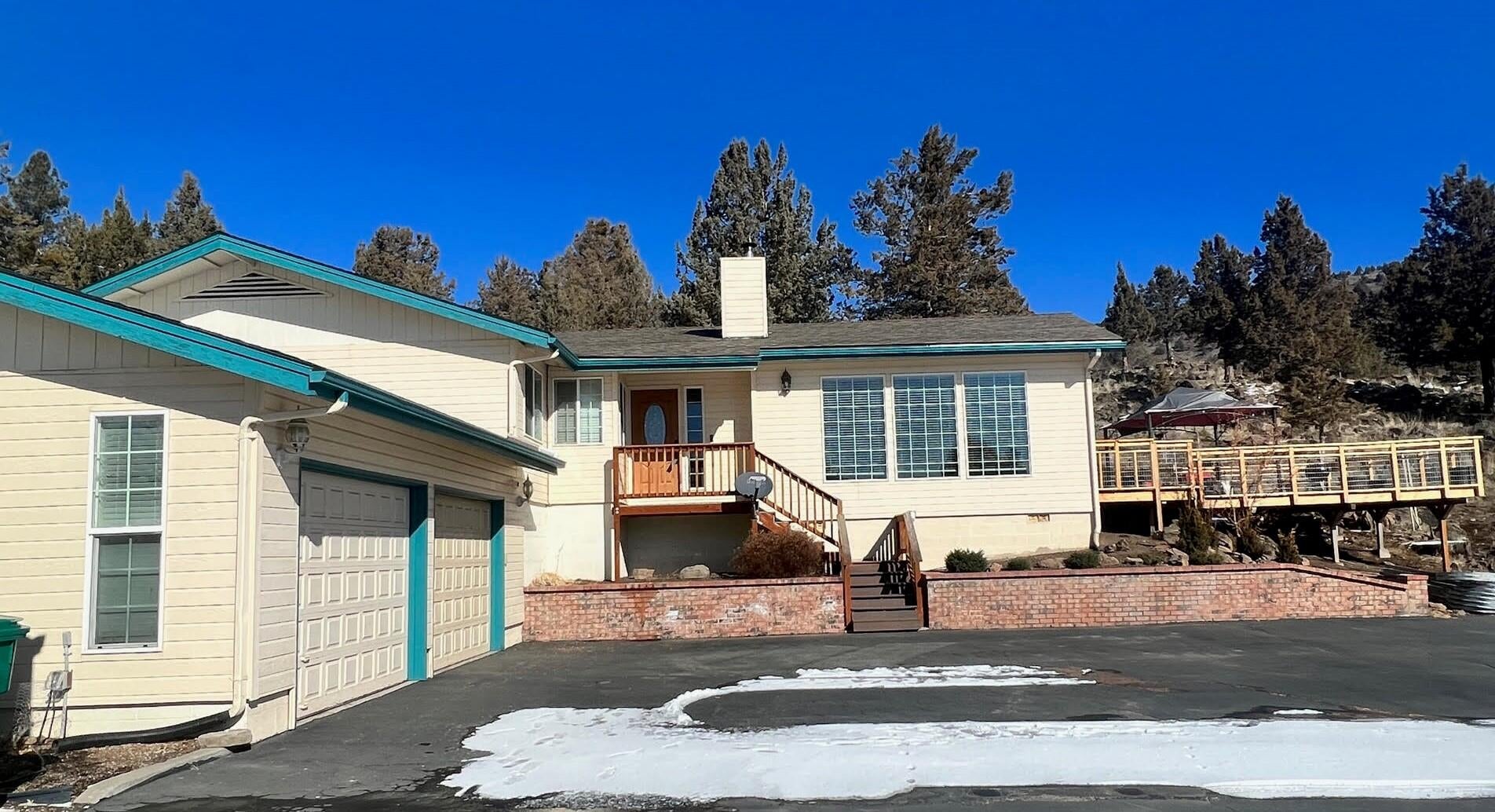 2359 Pine Grove Road Klamath Falls, OR 97603 - Photo 1 of 38 Front 3 a