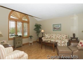 3965 Springer Lane Springfield, IL 62711 - Photo 4 of 16