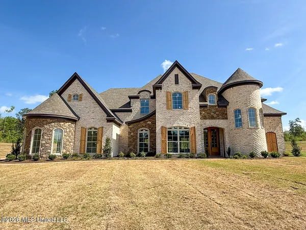 $559,000 | 410 Poplar Lane, Holly Springs, MS 38635