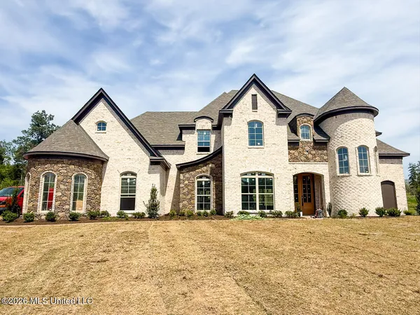$559,000 | 410 Poplar Lane, Holly Springs, MS 38635