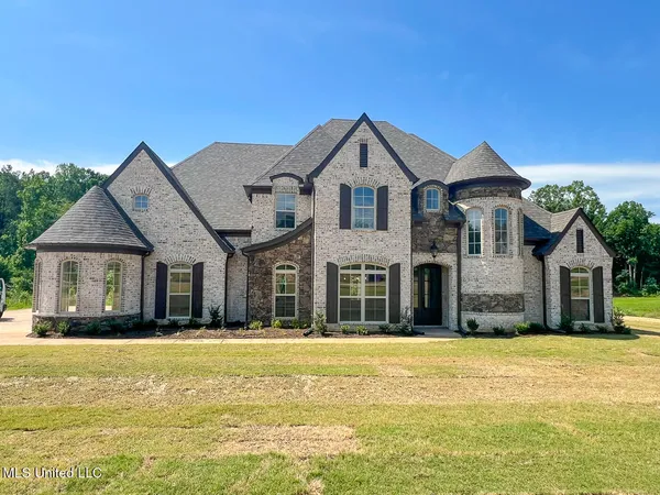 $559,000 | 410 Poplar Lane, Holly Springs, MS 38635