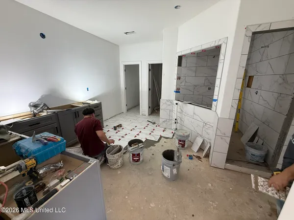 $559,000 | 410 Poplar Lane, Holly Springs, MS 38635