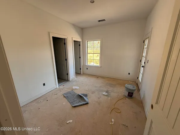 $559,000 | 410 Poplar Lane, Holly Springs, MS 38635