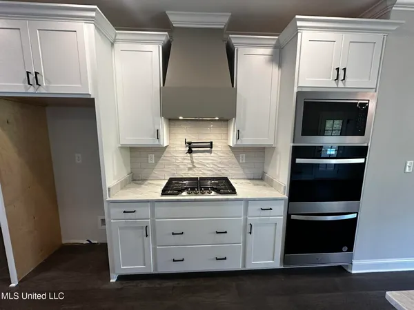 $559,000 | 410 Poplar Lane, Holly Springs, MS 38635