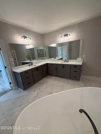 $559,000 | 410 Poplar Lane, Holly Springs, MS 38635