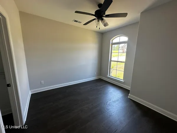 $559,000 | 410 Poplar Lane, Holly Springs, MS 38635