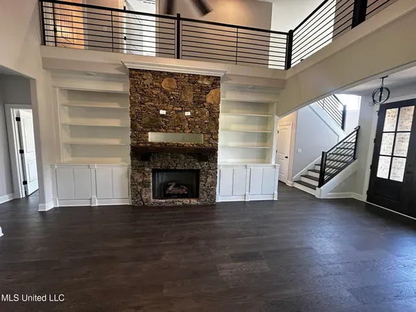 $559,000 | 410 Poplar Lane, Holly Springs, MS 38635