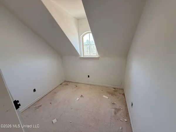 $559,000 | 410 Poplar Lane, Holly Springs, MS 38635