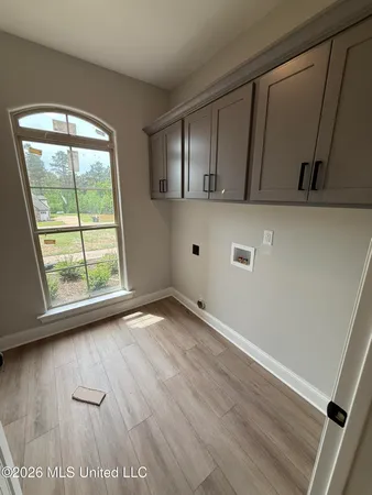 $559,000 | 410 Poplar Lane, Holly Springs, MS 38635