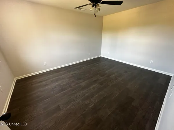 $559,000 | 410 Poplar Lane, Holly Springs, MS 38635