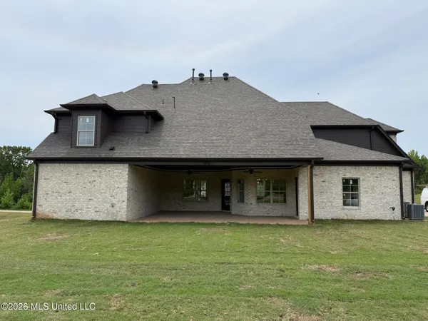 $559,000 | 410 Poplar Lane, Holly Springs, MS 38635