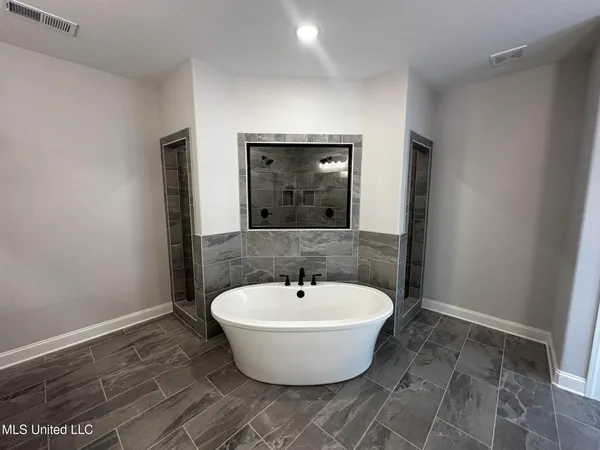 $559,000 | 410 Poplar Lane, Holly Springs, MS 38635