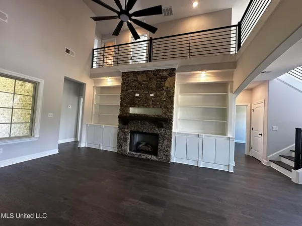 $559,000 | 410 Poplar Lane, Holly Springs, MS 38635