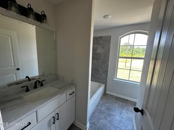 $559,000 | 410 Poplar Lane, Holly Springs, MS 38635