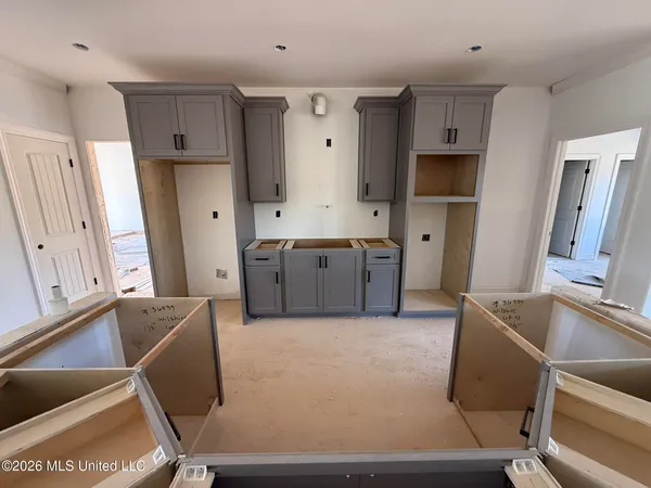 $559,000 | 410 Poplar Lane, Holly Springs, MS 38635