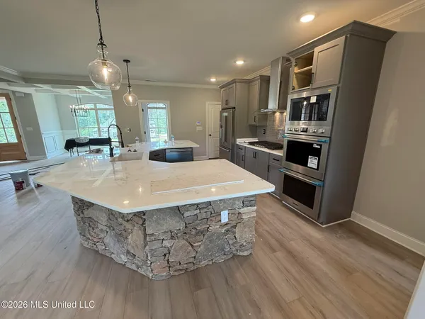 $559,000 | 410 Poplar Lane, Holly Springs, MS 38635