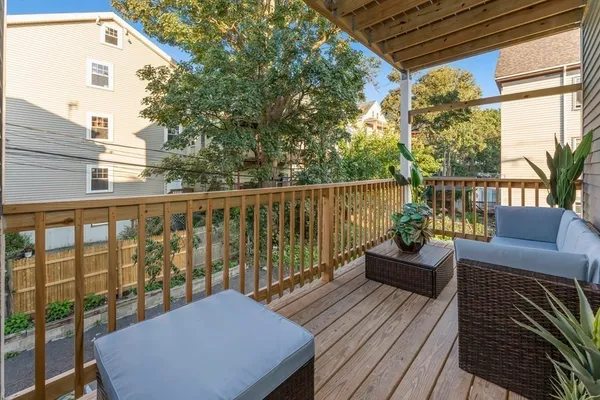 $4,400 | 172 Boylston Street, Unit 2, Boston, MA 02130