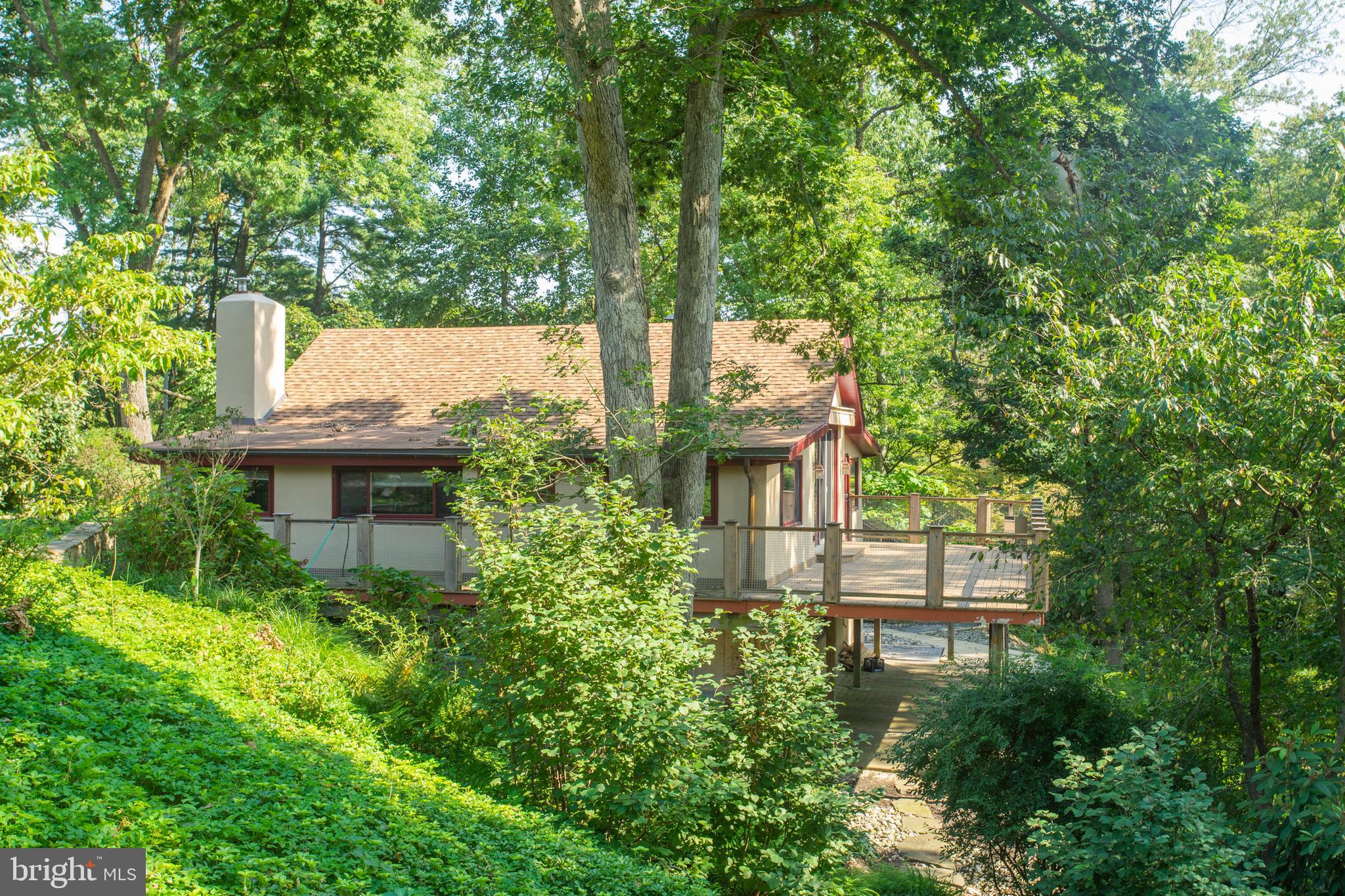 23 Dunminning Road Newtown Square, PA 19073 - Photo 16 of 19 Expansive deck