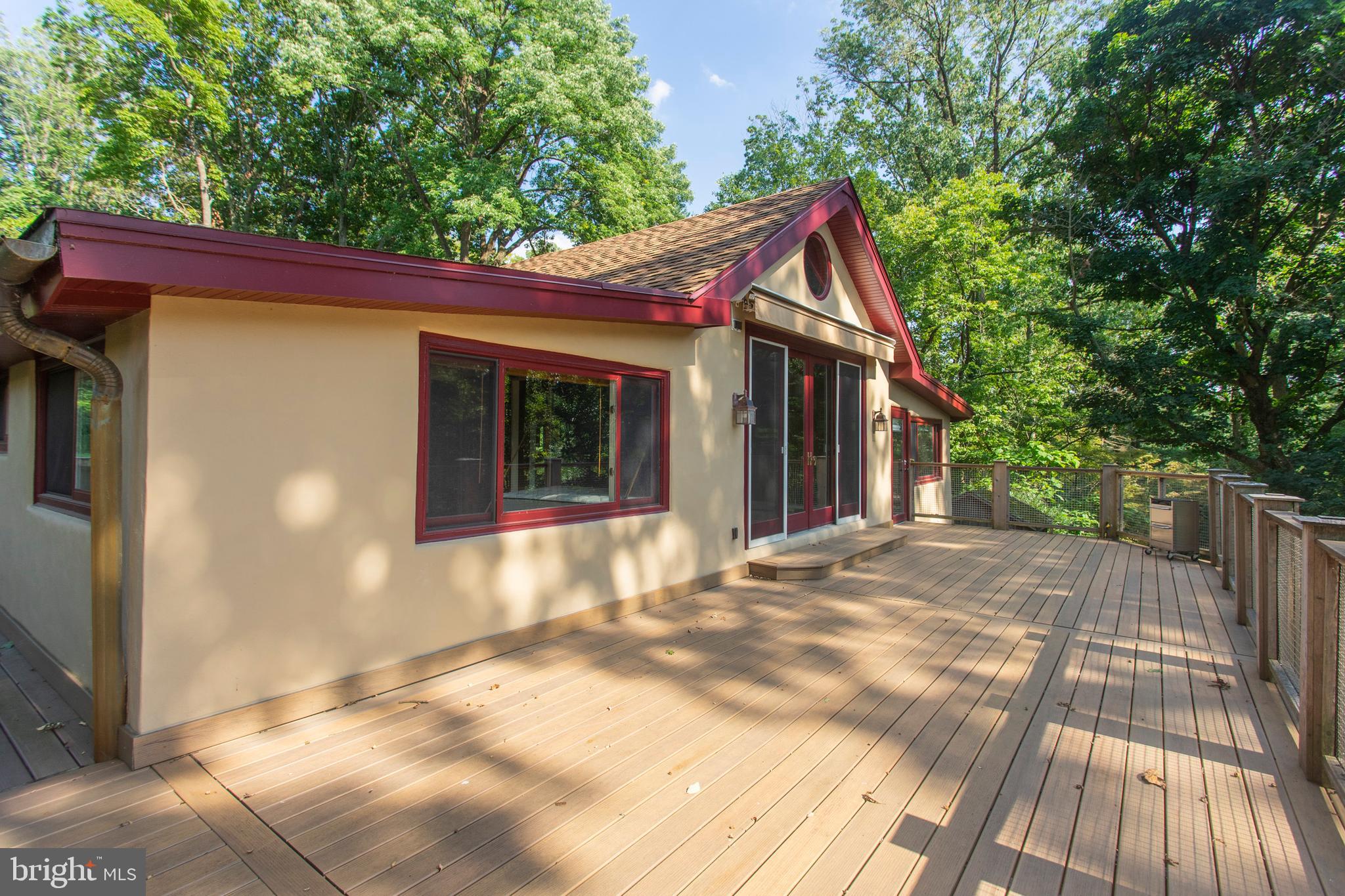 23 Dunminning Road Newtown Square, PA 19073 - Photo 17 of 19 Large deck