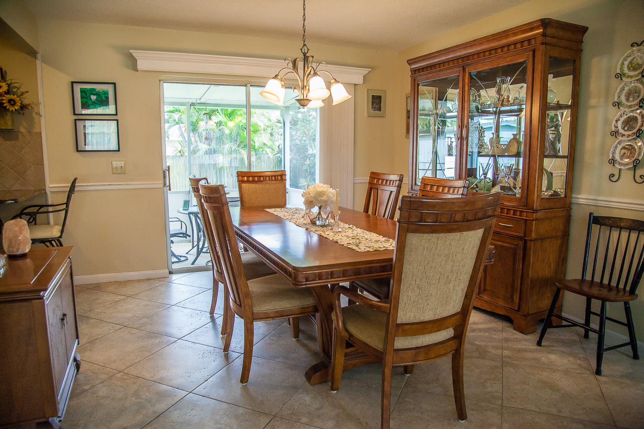 2002 Southeast Jackson Street Stuart, FL 34997 - Photo 9 of 31 Dining