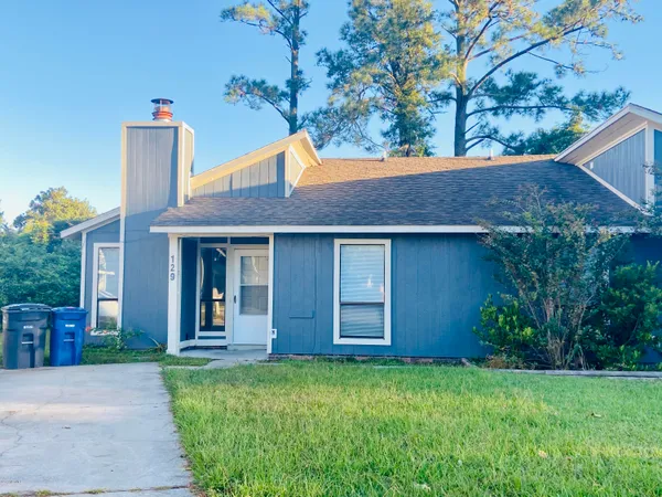 $1,150 | 129 Village Circle, Jacksonville, NC 28546