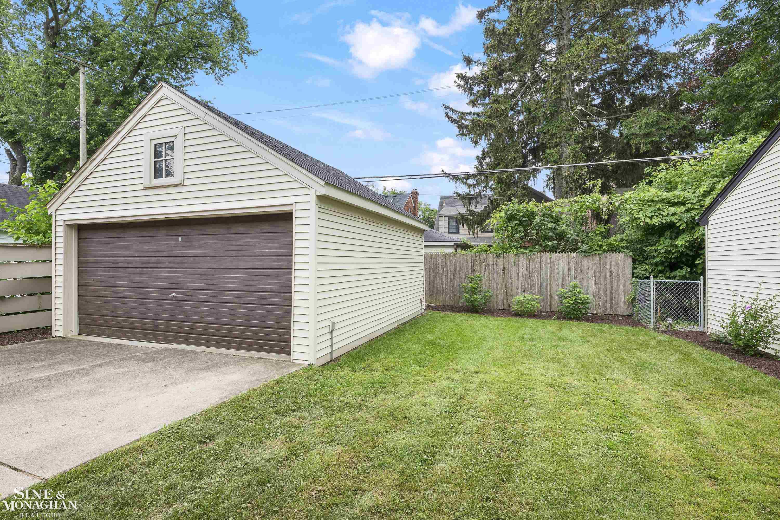309 Merriweather Road Grosse Pointe Farms, MI 48236 - Photo 3 of 47 Gallery Image 3