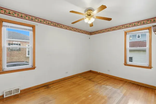 $260,000 | 4448 Lawndale Avenue, Lyons, IL 60534