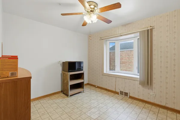 $260,000 | 4448 Lawndale Avenue, Lyons, IL 60534