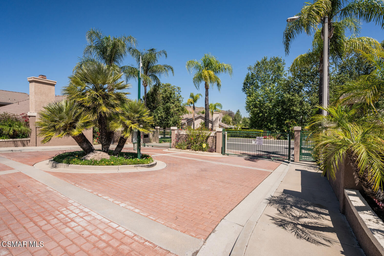 675 Overlook Road Simi Valley, CA 93065 - Photo 3 of 32 675 Overlook Rd Simi Valley CA-large-002