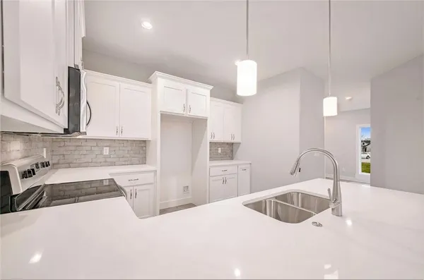 $350,000 | 709 Ridge Drive, Smithville, MO 64089