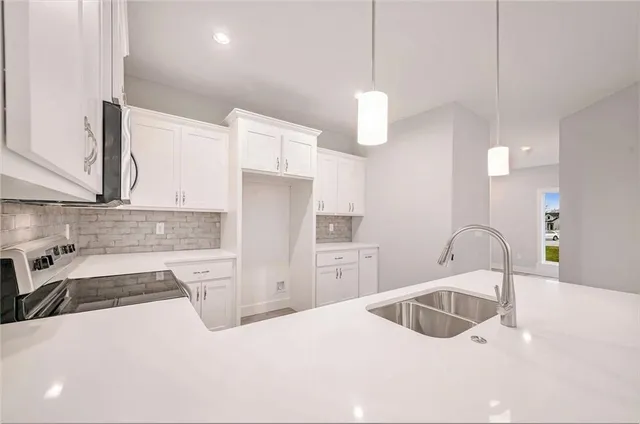 $350,000 | 709 Ridge Drive, Smithville, MO 64089