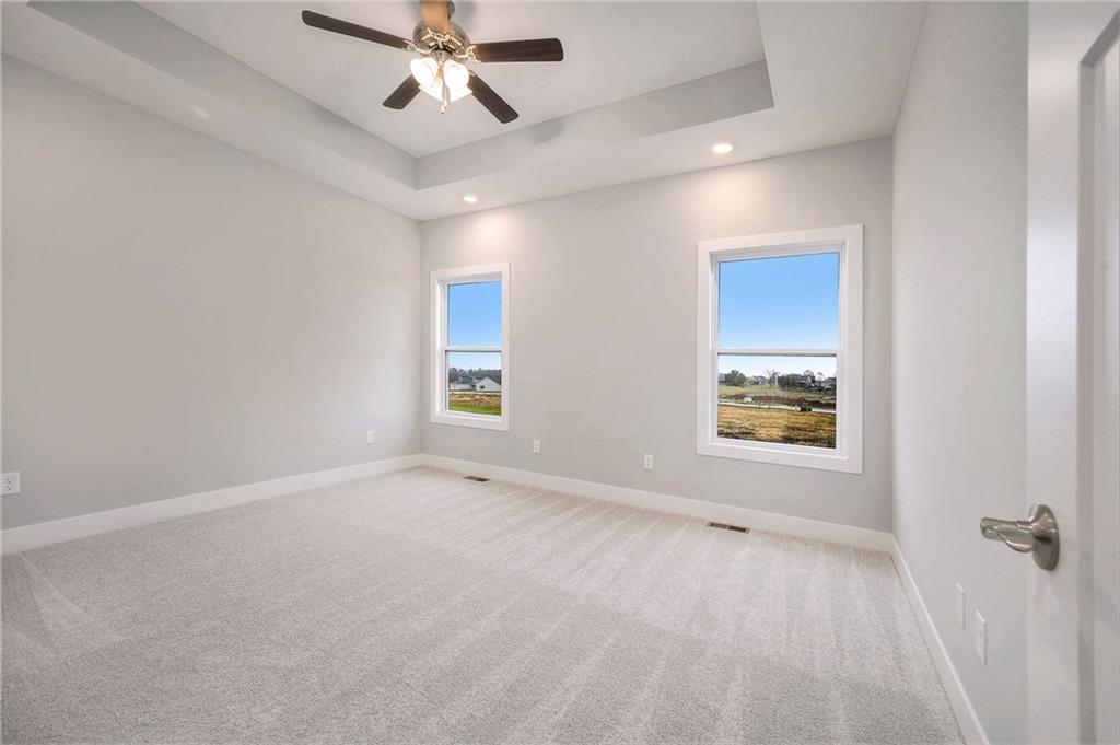 709 Ridge Drive Smithville, MO 64089 - Photo 13 of 33