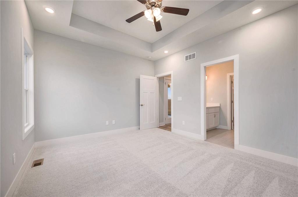 709 Ridge Drive Smithville, MO 64089 - Photo 14 of 33