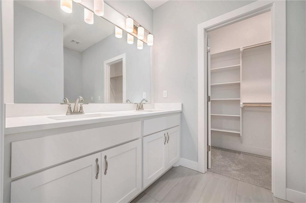 709 Ridge Drive Smithville, MO 64089 - Photo 15 of 33