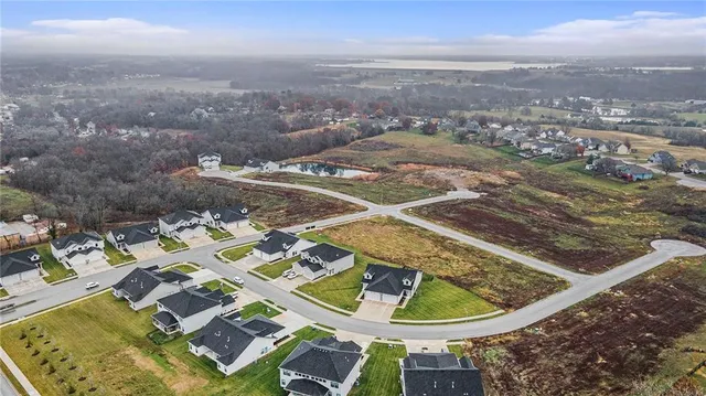 $350,000 | 709 Ridge Drive, Smithville, MO 64089