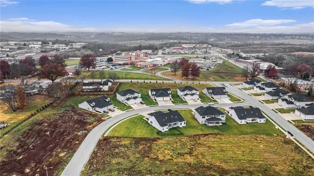 $350,000 | 709 Ridge Drive, Smithville, MO 64089