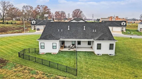 $350,000 | 709 Ridge Drive, Smithville, MO 64089