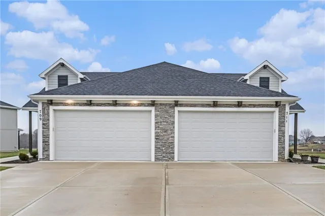 $350,000 | 709 Ridge Drive, Smithville, MO 64089