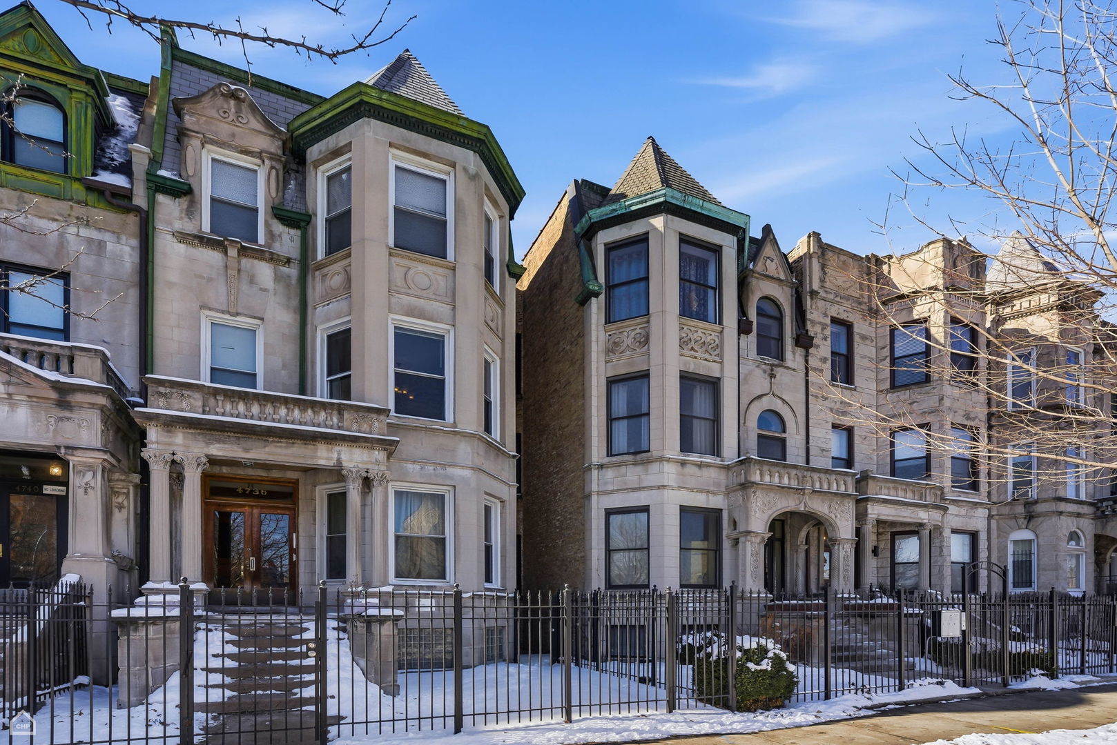 4736 South Prairie Avenue Chicago, IL 60615 - Photo 7 of 39 a front view of a multi story building