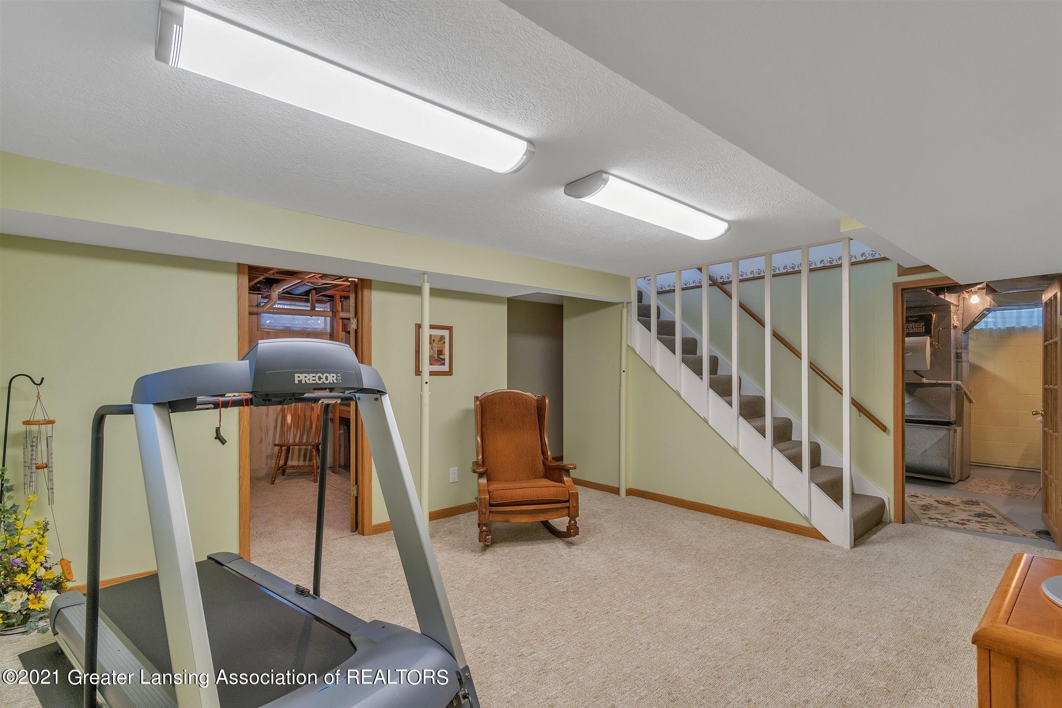 922 Robins Road Lansing, MI 48917 - Photo 23 of 34 Rec Room