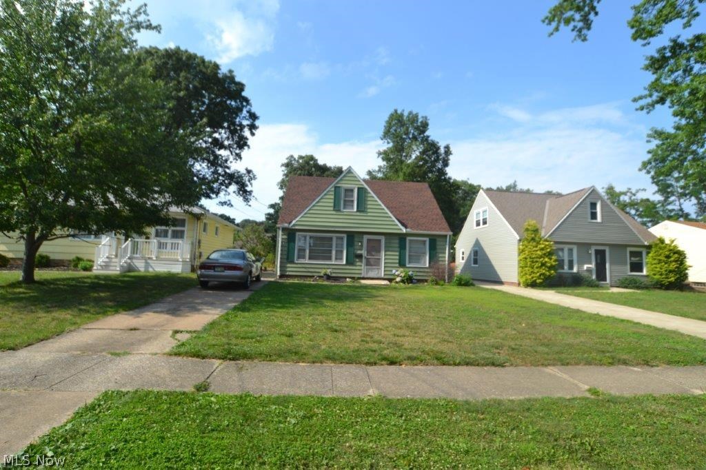 24008 Knickerbocker Road Bay Village, OH 44140 - Photo 2 of 9 Gallery Image 2