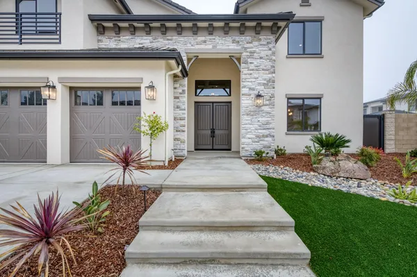 $1,625,000 | 11574 North Range View Drive, Fresno, CA 93730