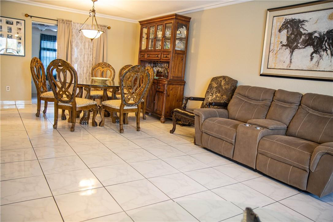 22268 Southwest 66th Avenue Boca Raton, FL 33428 - Photo 6 of 14 Photo 6