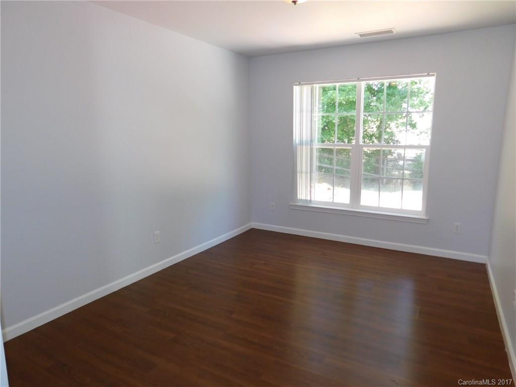 10304 Gold Pan Road Charlotte, NC 28215 - Photo 6 of 24 Gallery Image 6