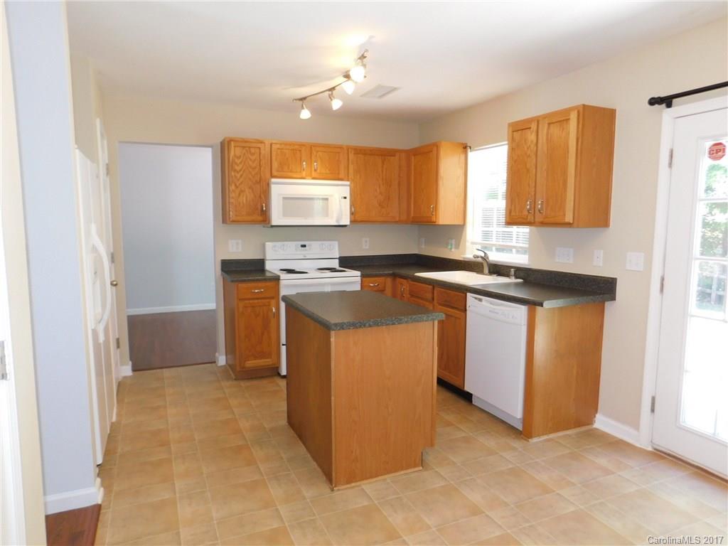 10304 Gold Pan Road Charlotte, NC 28215 - Photo 9 of 24 Gallery Image 9