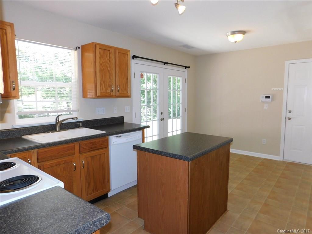 10304 Gold Pan Road Charlotte, NC 28215 - Photo 10 of 24 Gallery Image 10