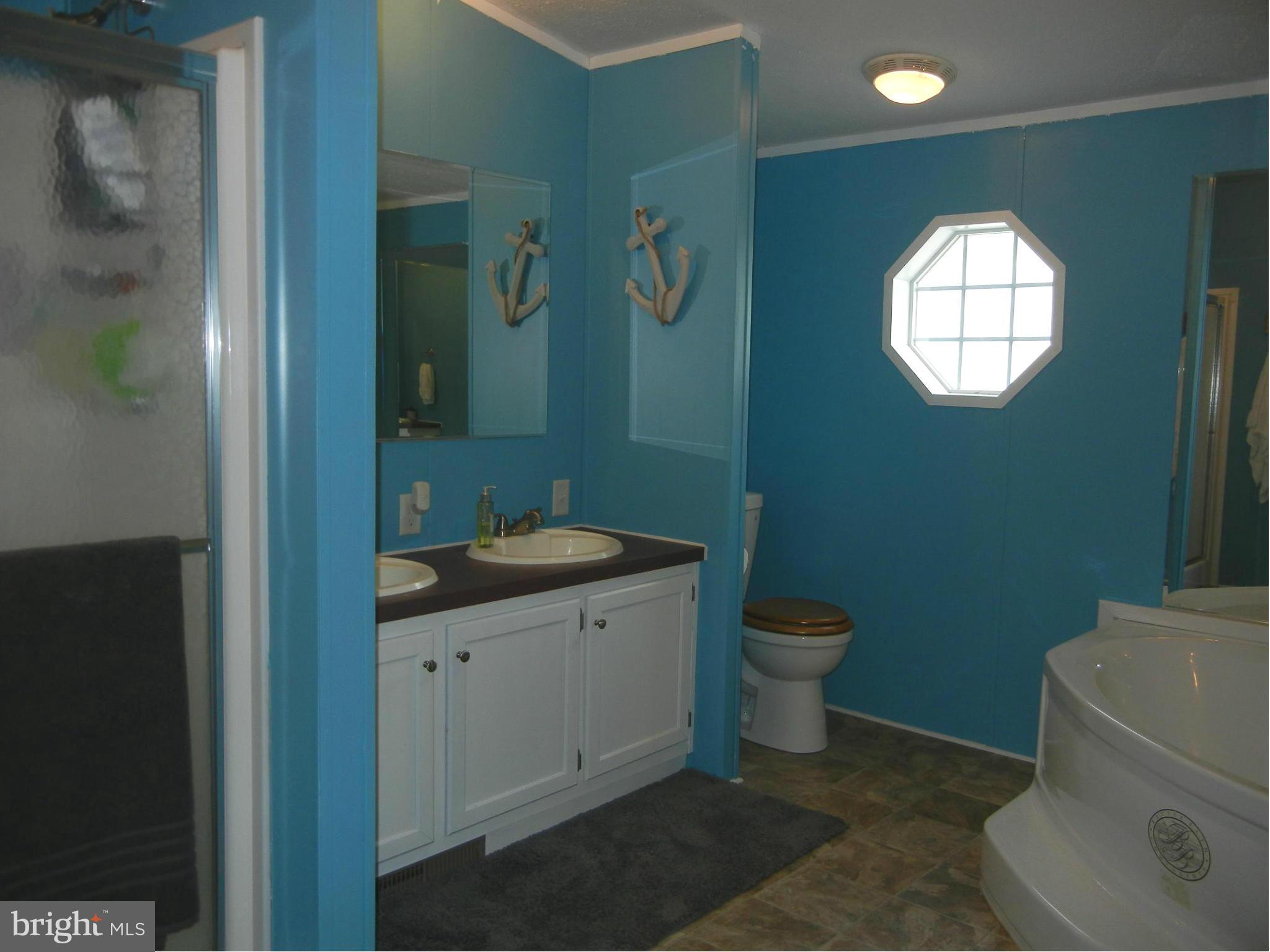 261 Rips Drive Lothian, MD 20711 - Photo 11 of 19 Bath (Master)