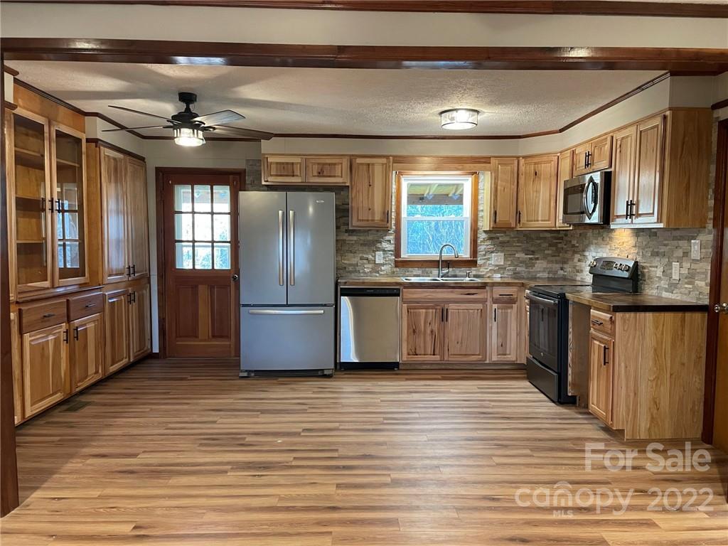 404 Bryant Road Morganton, NC 28655 - Photo 11 of 37 Gallery Image 11
