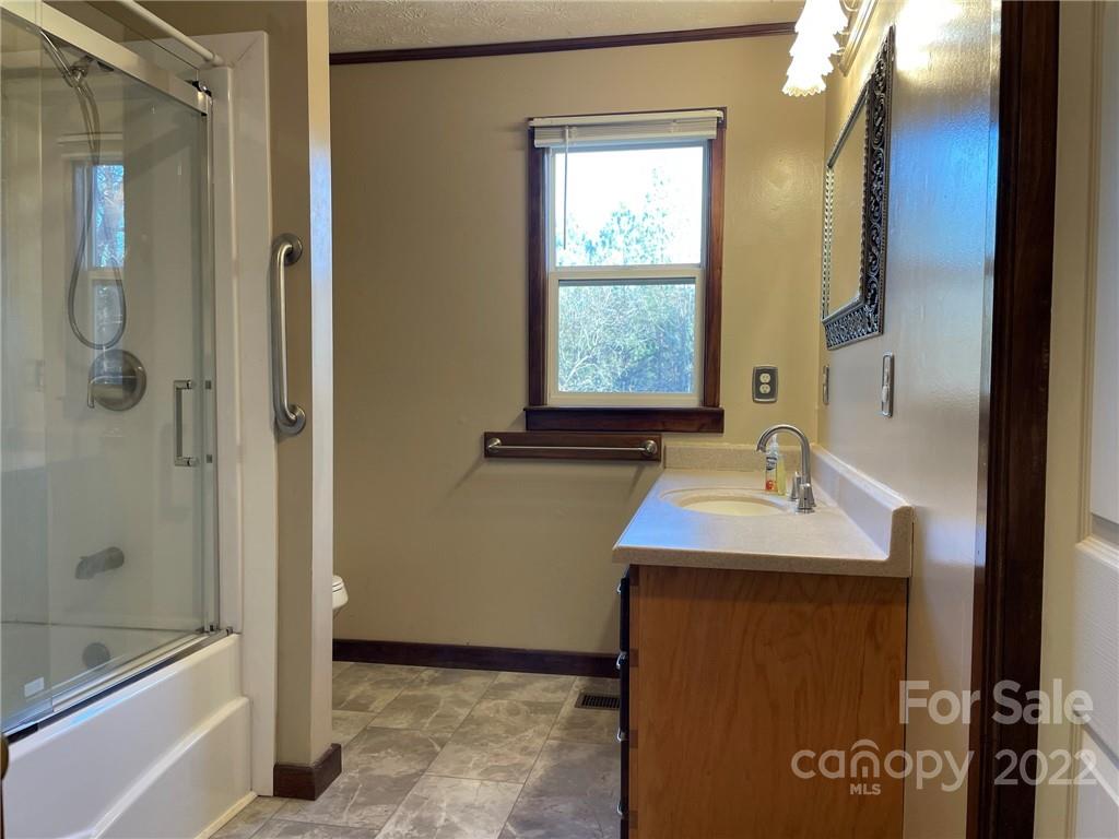 404 Bryant Road Morganton, NC 28655 - Photo 13 of 37 Gallery Image 13