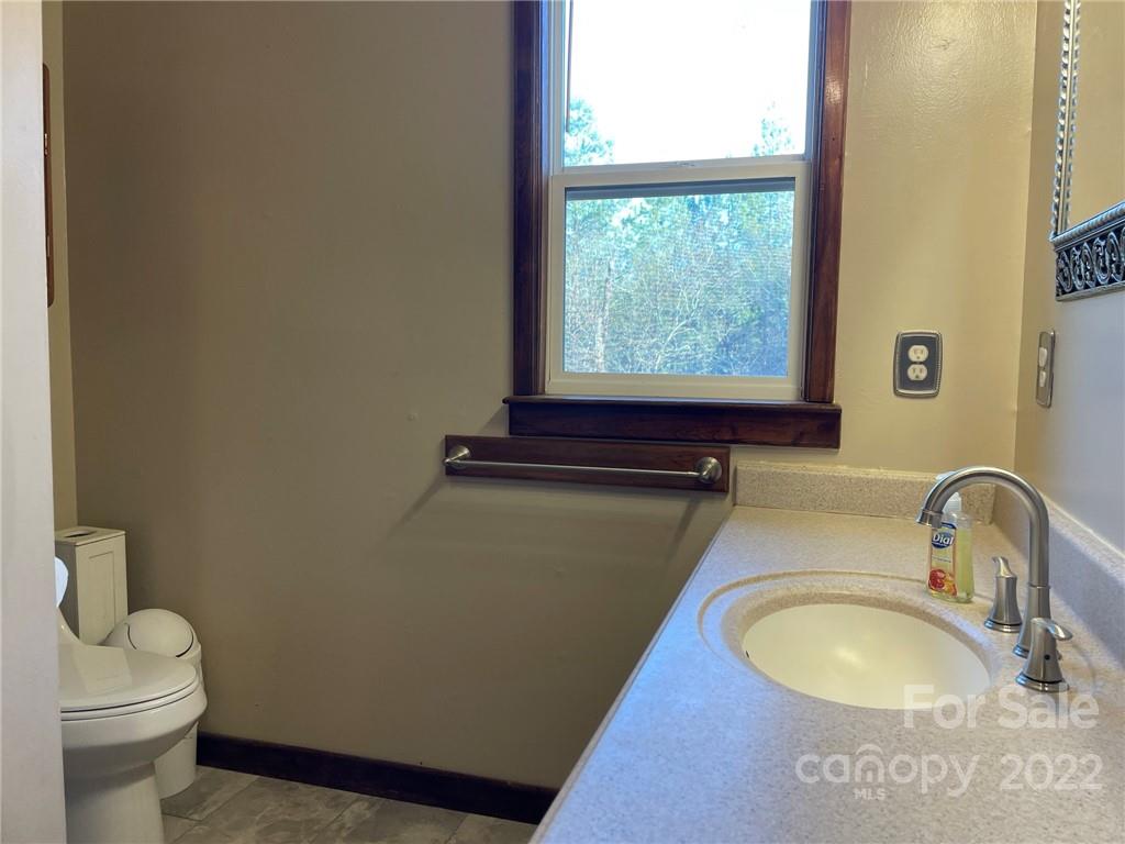 404 Bryant Road Morganton, NC 28655 - Photo 14 of 37 Gallery Image 14